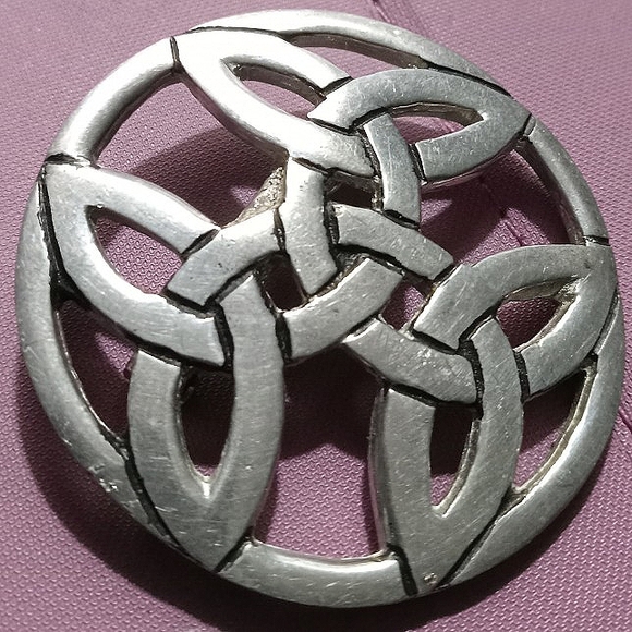 Pewter Celtic knot brooch Cornwall vintage - Picture 1 of 2